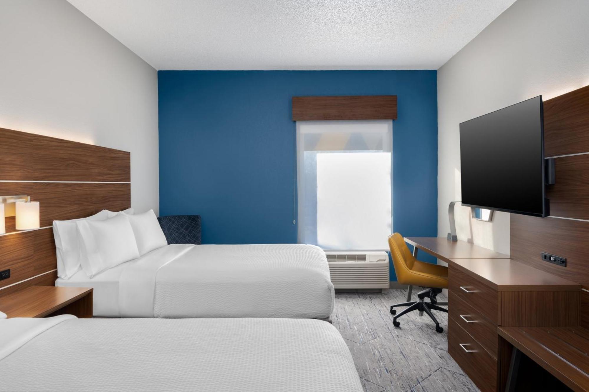 Express & By Ihg 2* Bentonville