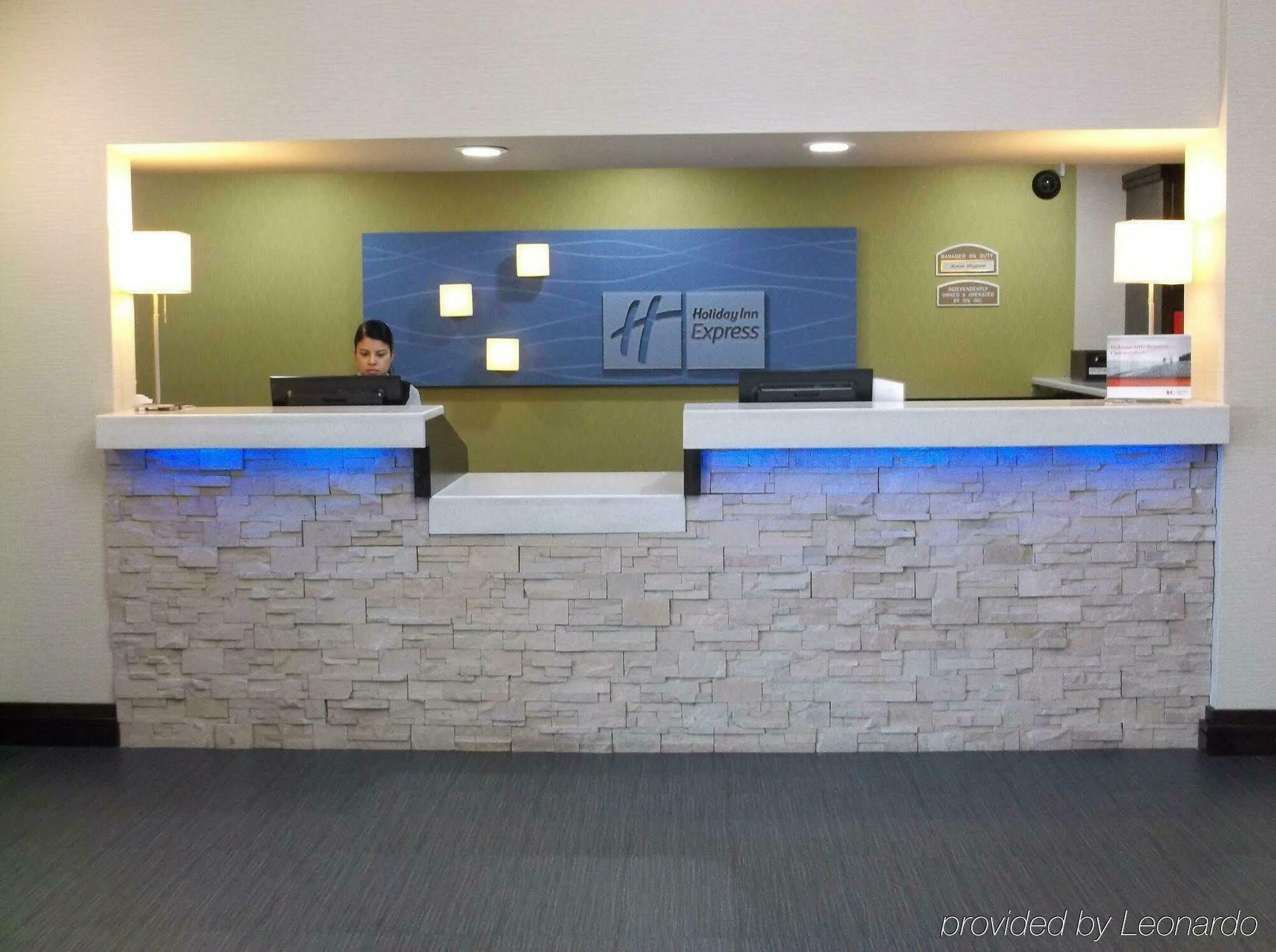 Hotel Express & By Ihg Bentonville